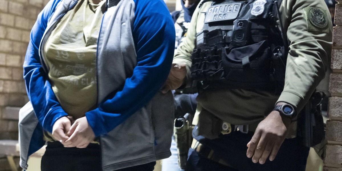 ICE Continues Migrant Releases to Shelters Despite Potential Legal Issues
