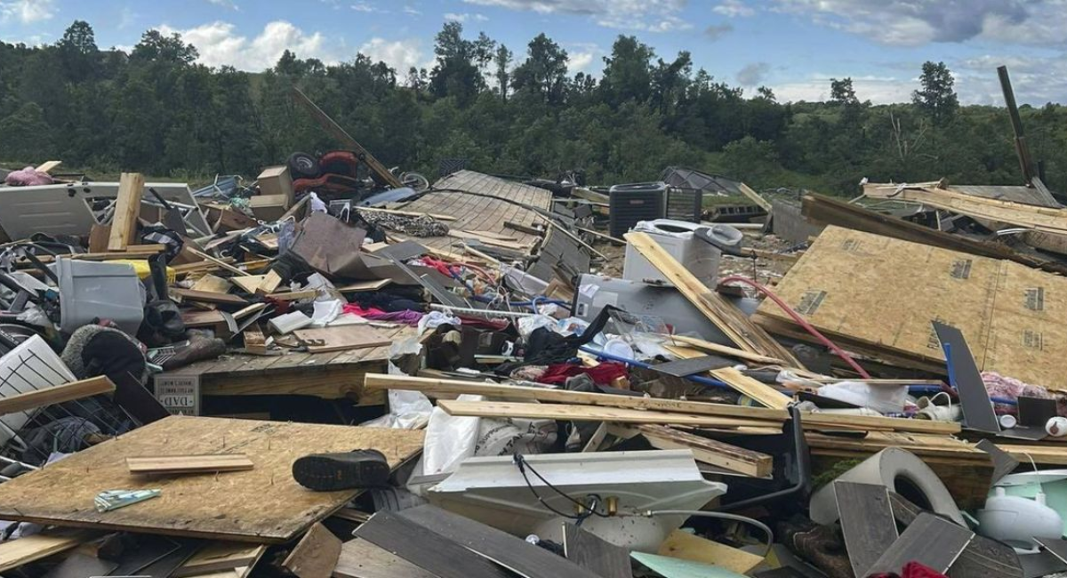 Kentucky County Struck by Tornado, One Fatality and Multiple Injuries Reported