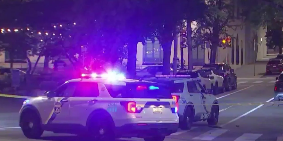 Philadelphia Museum of Art Area Crash Injures Officer, Authorities Report