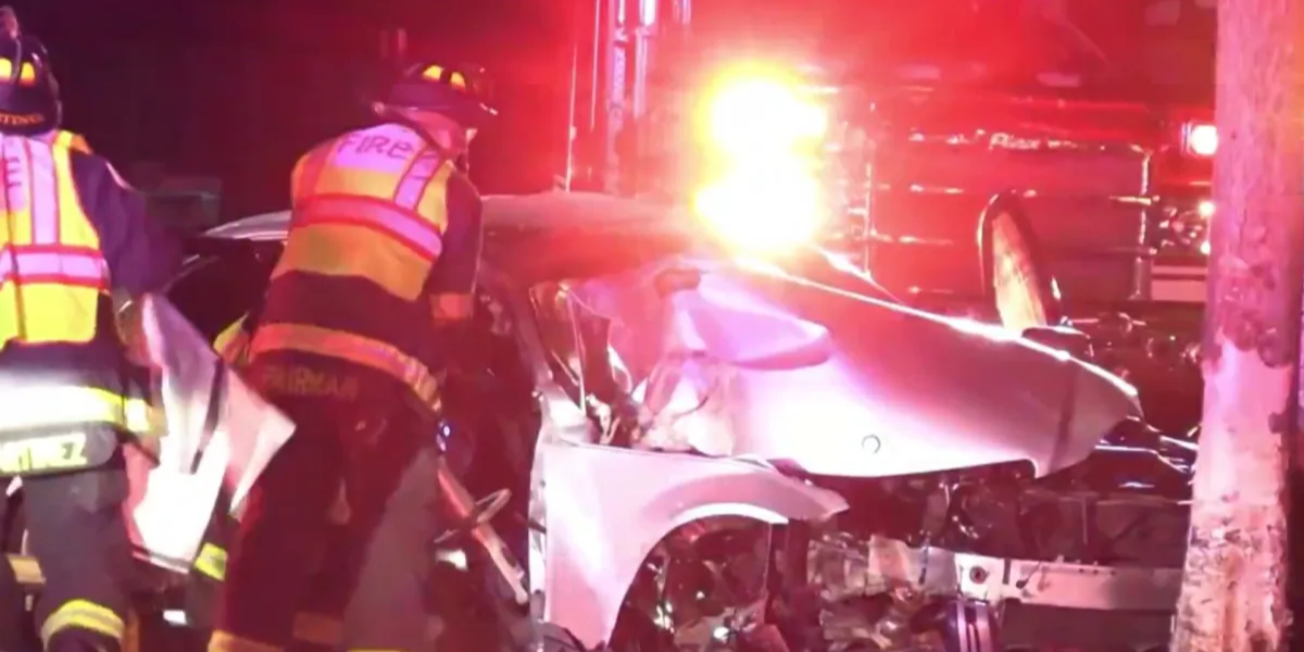 Police Investigate Hit-and-Run in Mountain View After Car Hits Tree, Passenger Trapped