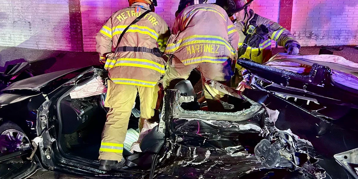 Two-Vehicle Collision on Norwood Avenue Sends Six to Hospital