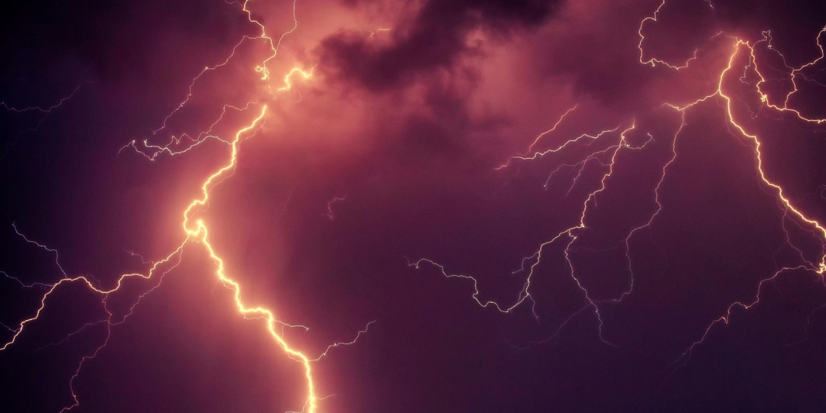 8 Adults and 12 Children Suffer Injuries After Lightning Strike at Lake Murray