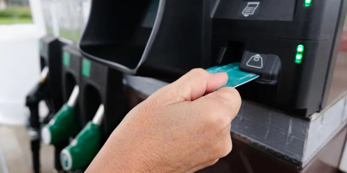 American Gas Prices Set to Rise $1 Extra Charge for Credit Card Payments at the Pump