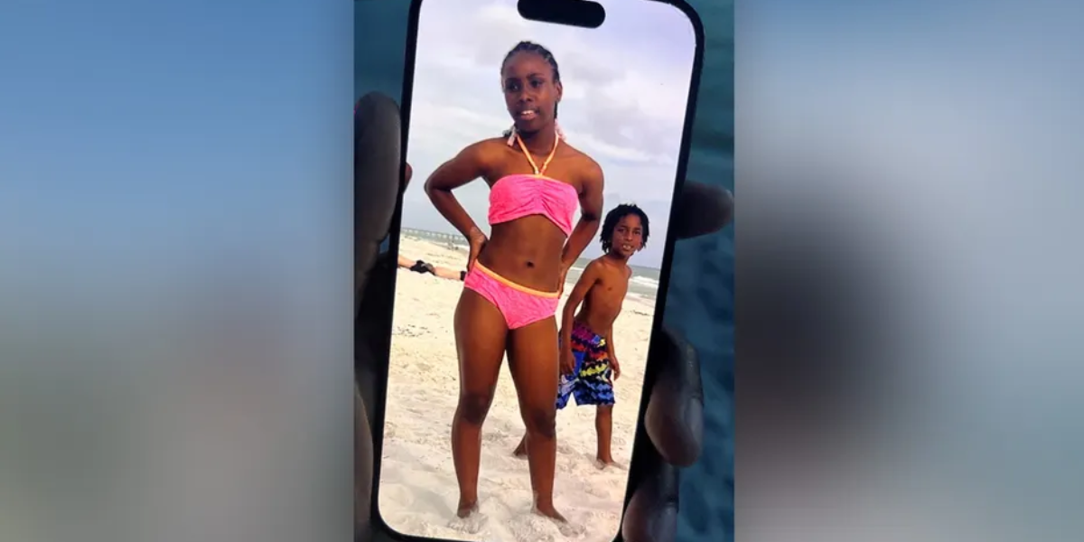 Blowing Rocks Preserve, Fla.: 15-year-old rescued nearly a mile from shore after boogie boarding