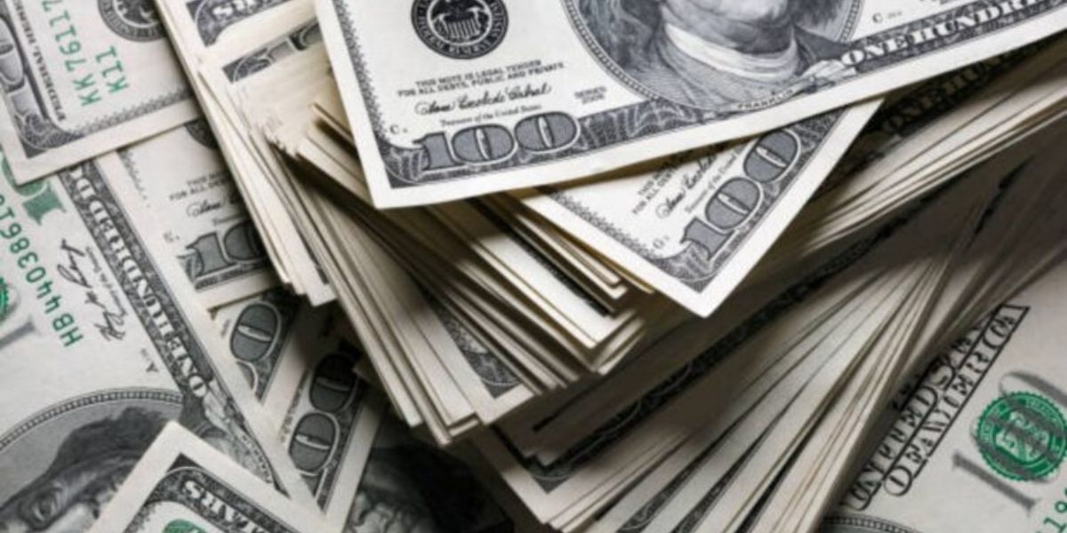 IRS Watching What $10,000 Cash Withdrawals Say About Your Finances