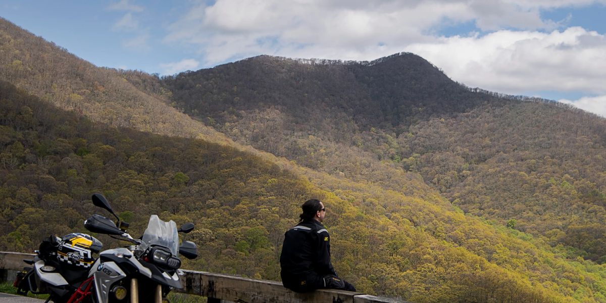 North Carolina: 60-Year-Old Motorcyclist Dies After Hitting Deer on Blue Ridge Parkway