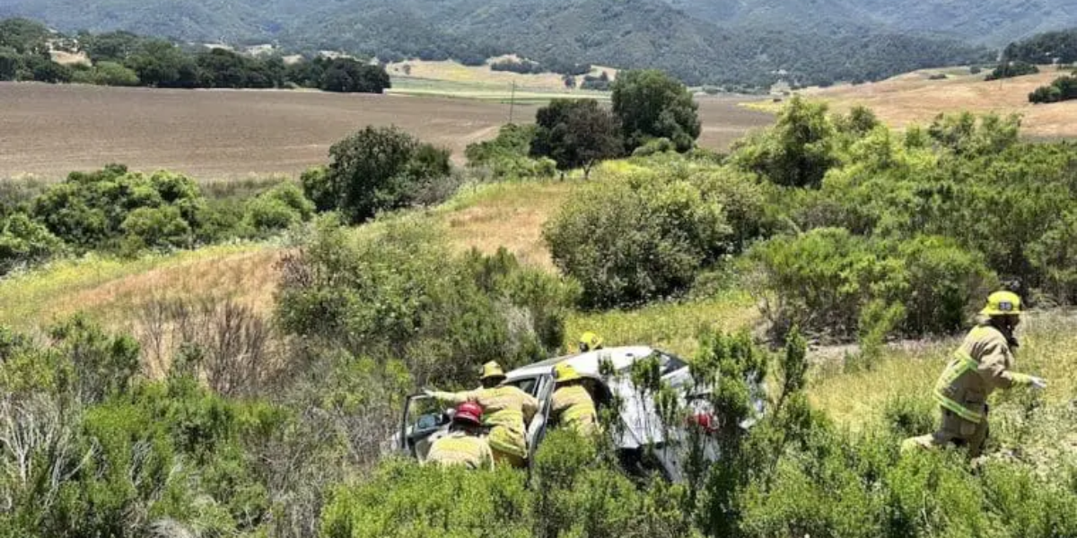 One Car Goes Over Highway 101 in Nojoqui Summit Crash, Three People Hurt