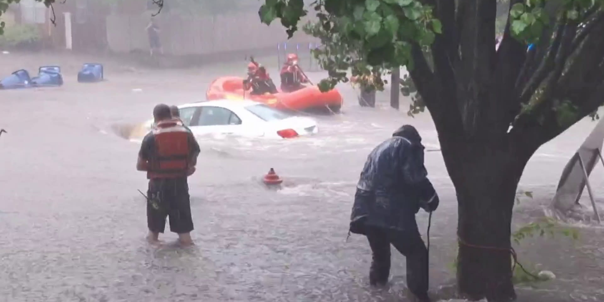 Texas and Midwest Hit by Devastating Floods, One Fatality Confirmed, Multiple Rescues Underway