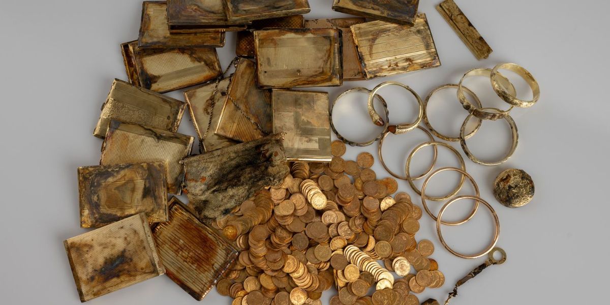 Unexpected Jackpot Hikers Find Rusty Box Packed With $340,000 in Valuables