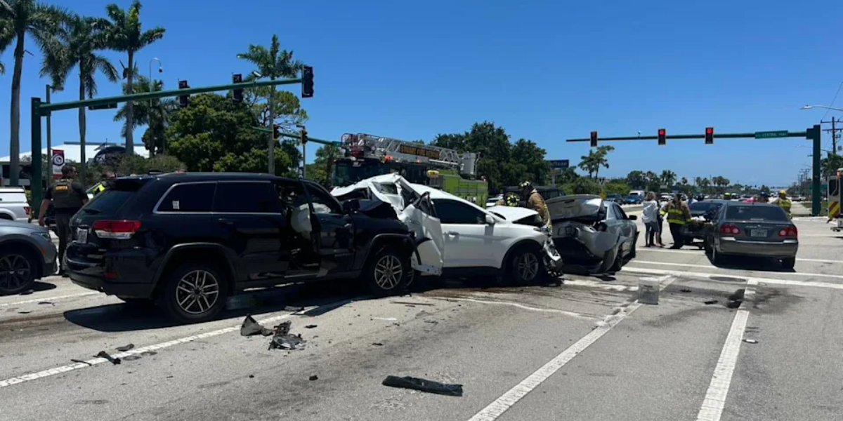 Crash on N Park Ave Sends Victims to Hospital; Investigation Underway