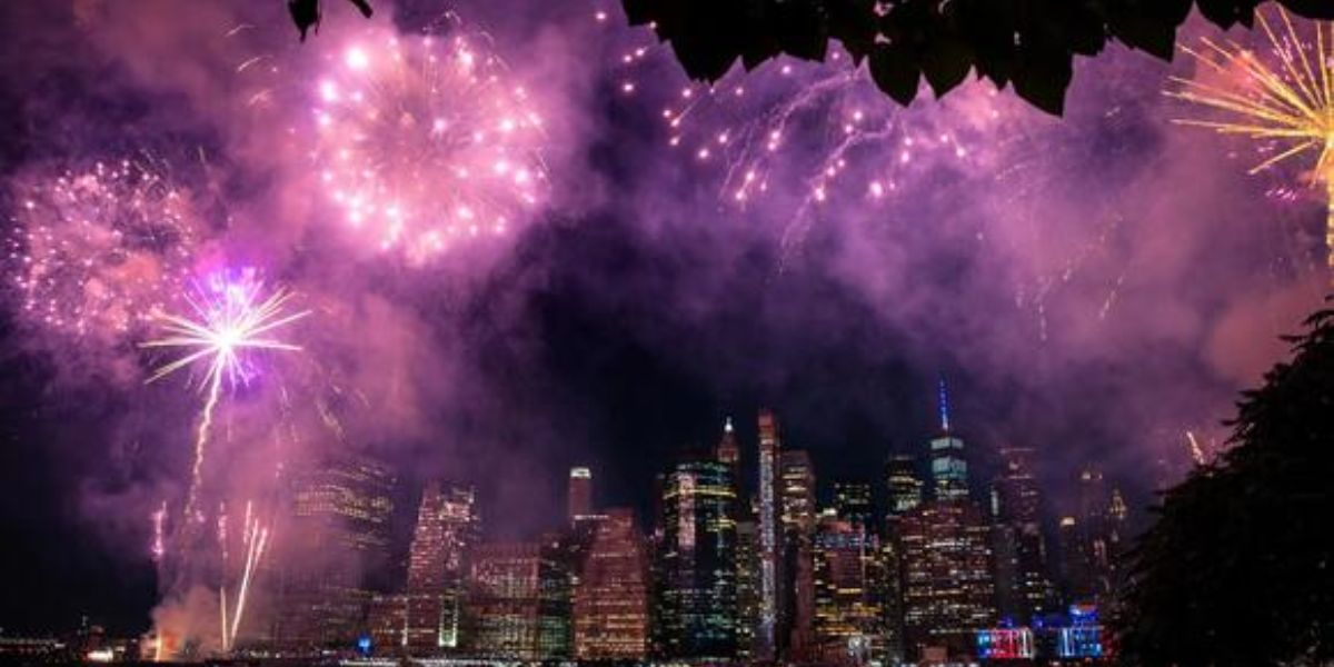 Macy’s July 4 Fireworks Return See NYC Sky Ablaze in Patriotic Glory
