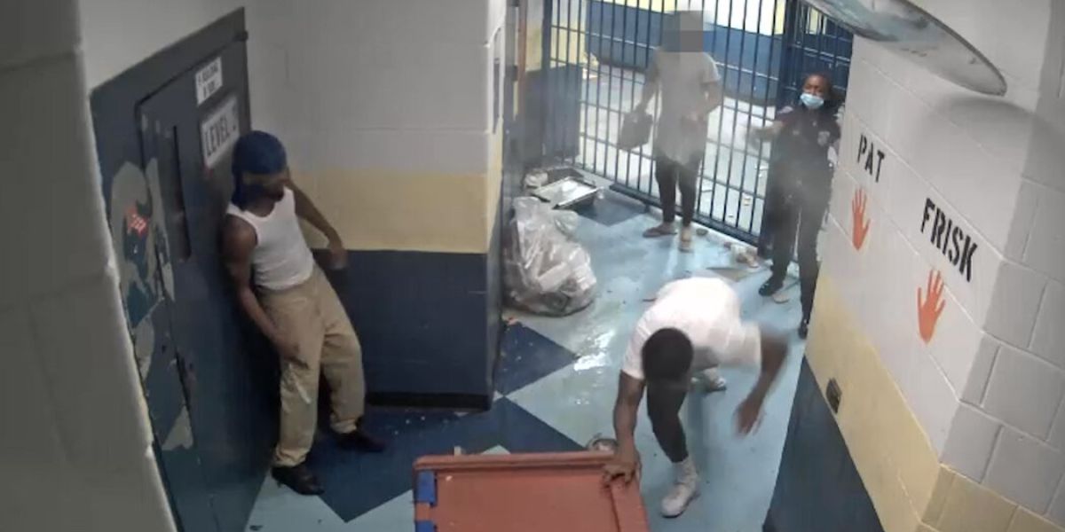 Rikers Overcrowding Worsens as Correction Department Struggles to Add Beds