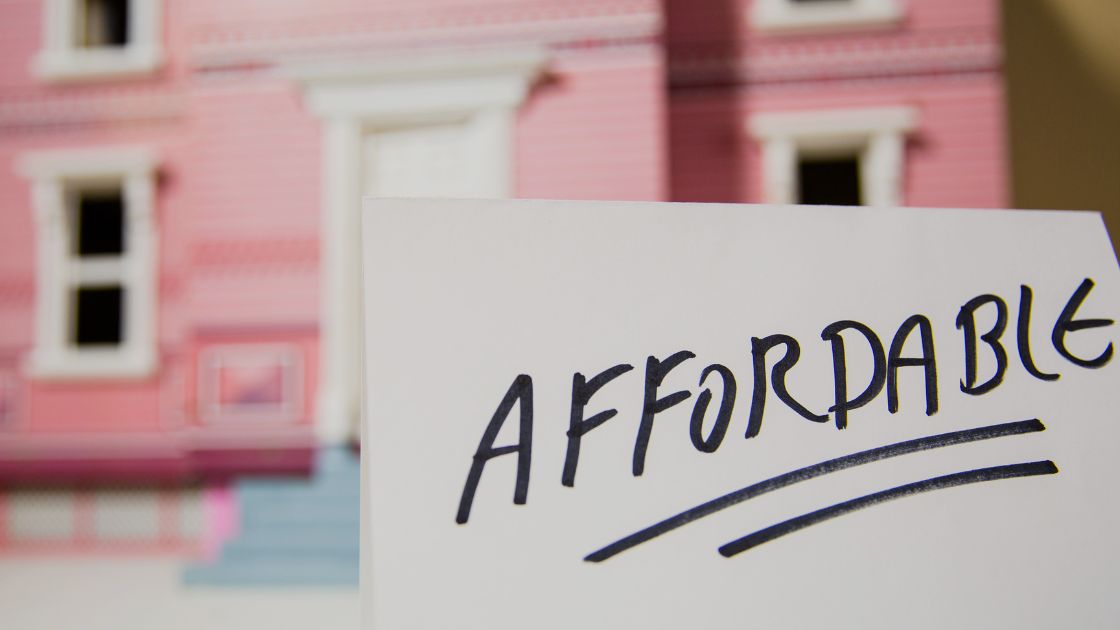 10 Affordable Alabama Small Towns Where Retirees Can Comfortably Live on Social Security