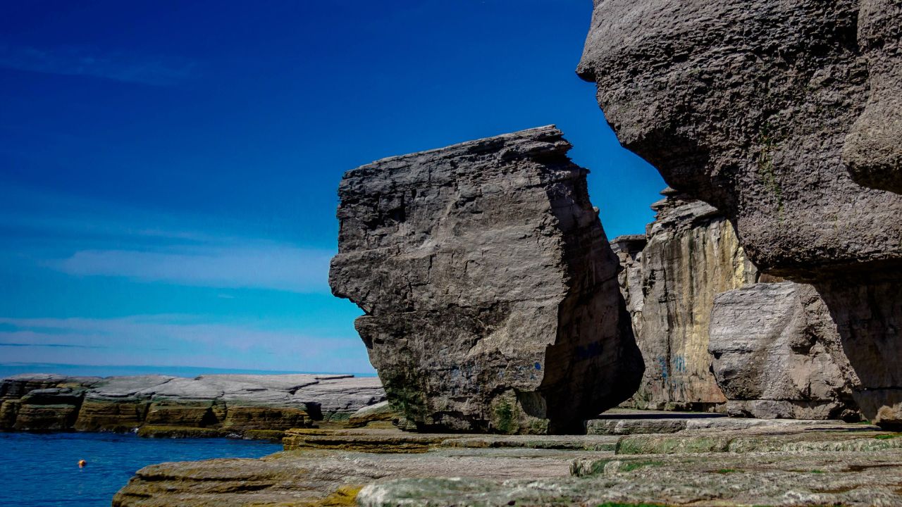 10 Amazing New Hampshire Rock Formations That Make Every Mile of Rough Driving and Hiking Worth It