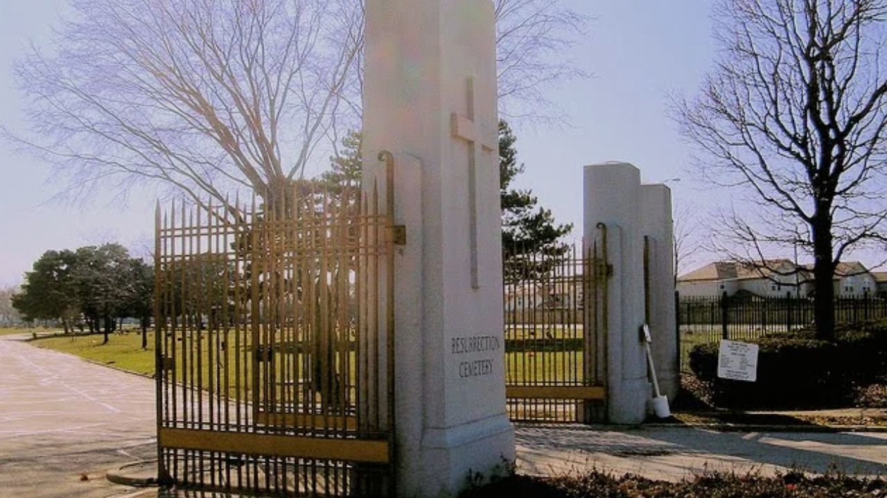 10 Creepy & Macabre Sites to Explore in Illinois for Thrill-Seekers