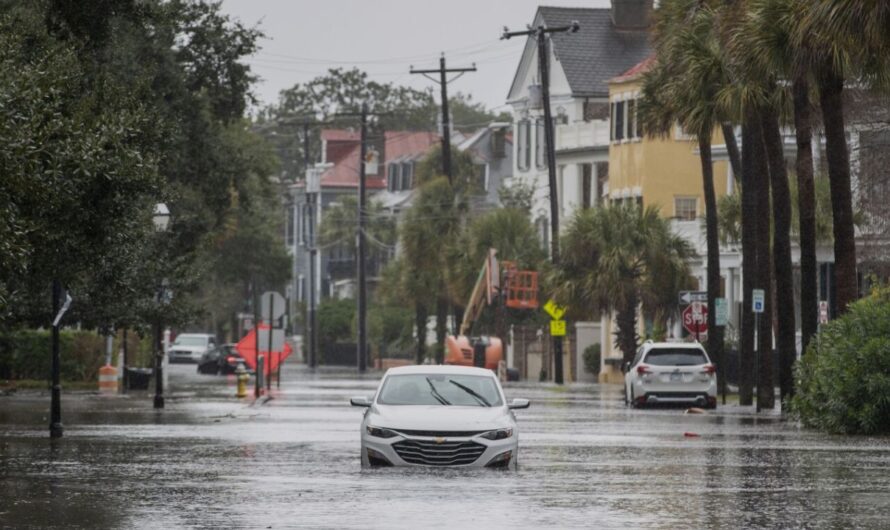 Heavy Rain and High Tide Trigger Flood Risk in Charleston, South Carolina