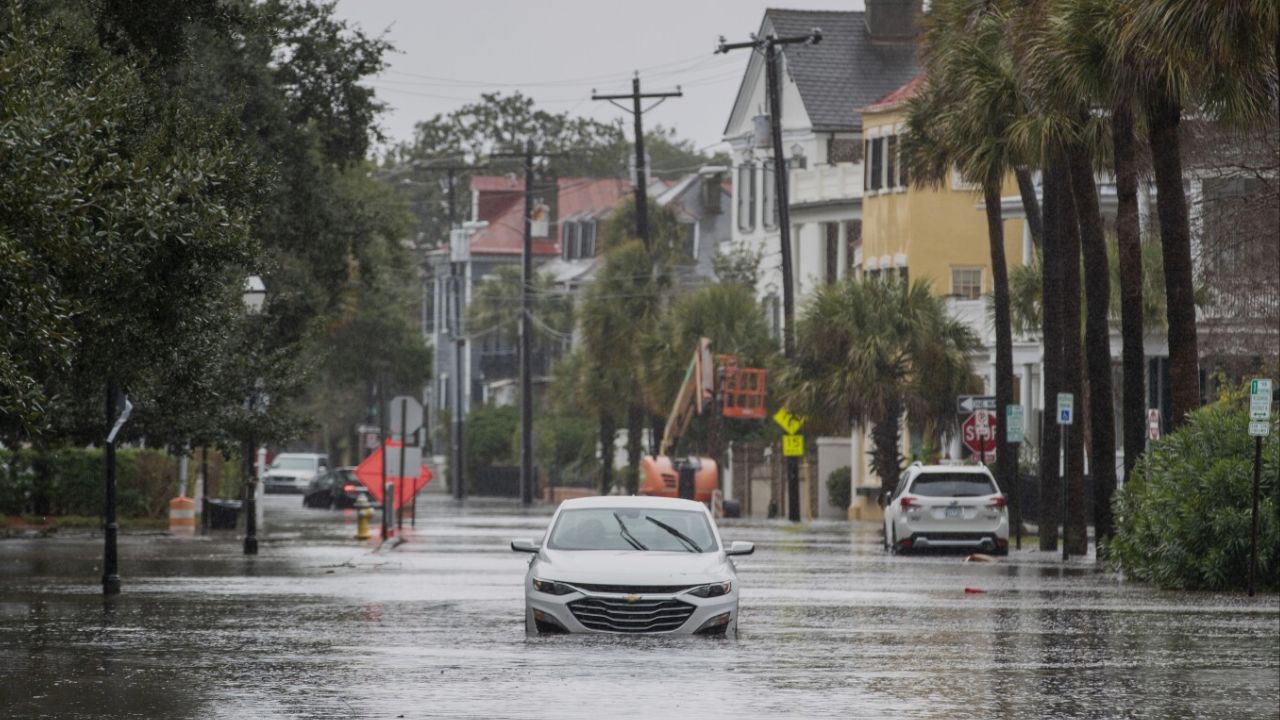 Heavy Rain and High Tide Trigger Flood Risk in Charleston, South Carolina