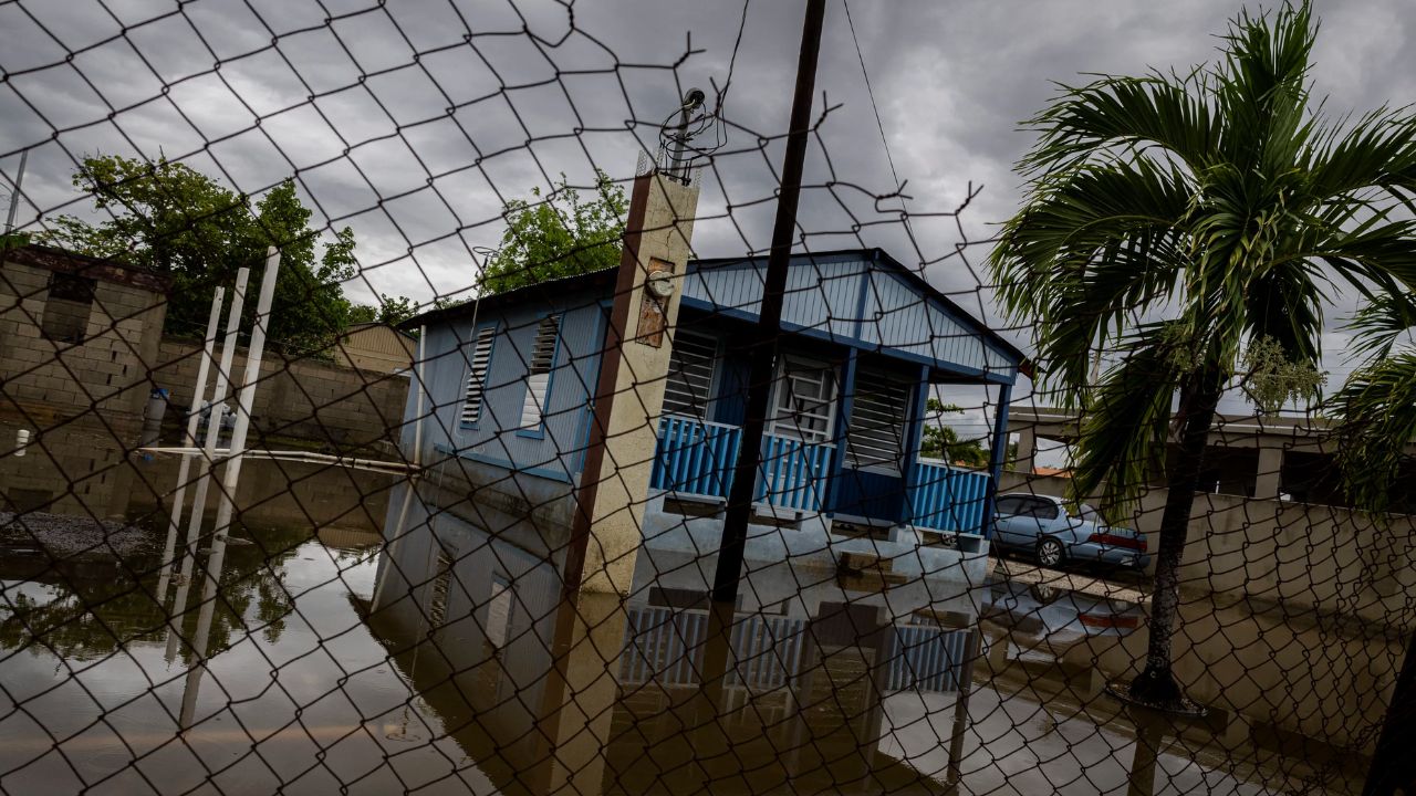 Hurricane Erin Strengthens to Category 4, Triggers Evacuations and Dangerous Surf Along U.S. East Coast