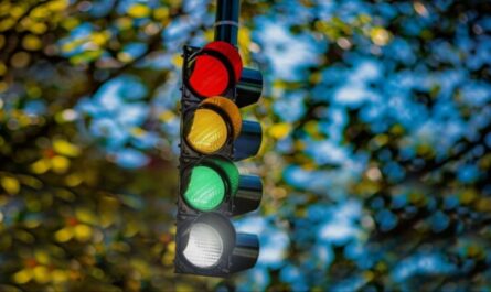 New Hampshire Right Turn on Red Law 2025 Rules, Exceptions, and Safety Updates