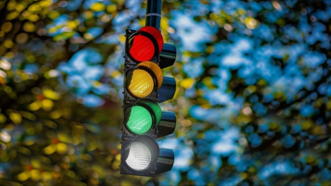 New Hampshire Right Turn on Red Law 2025 Rules, Exceptions, and Safety Updates