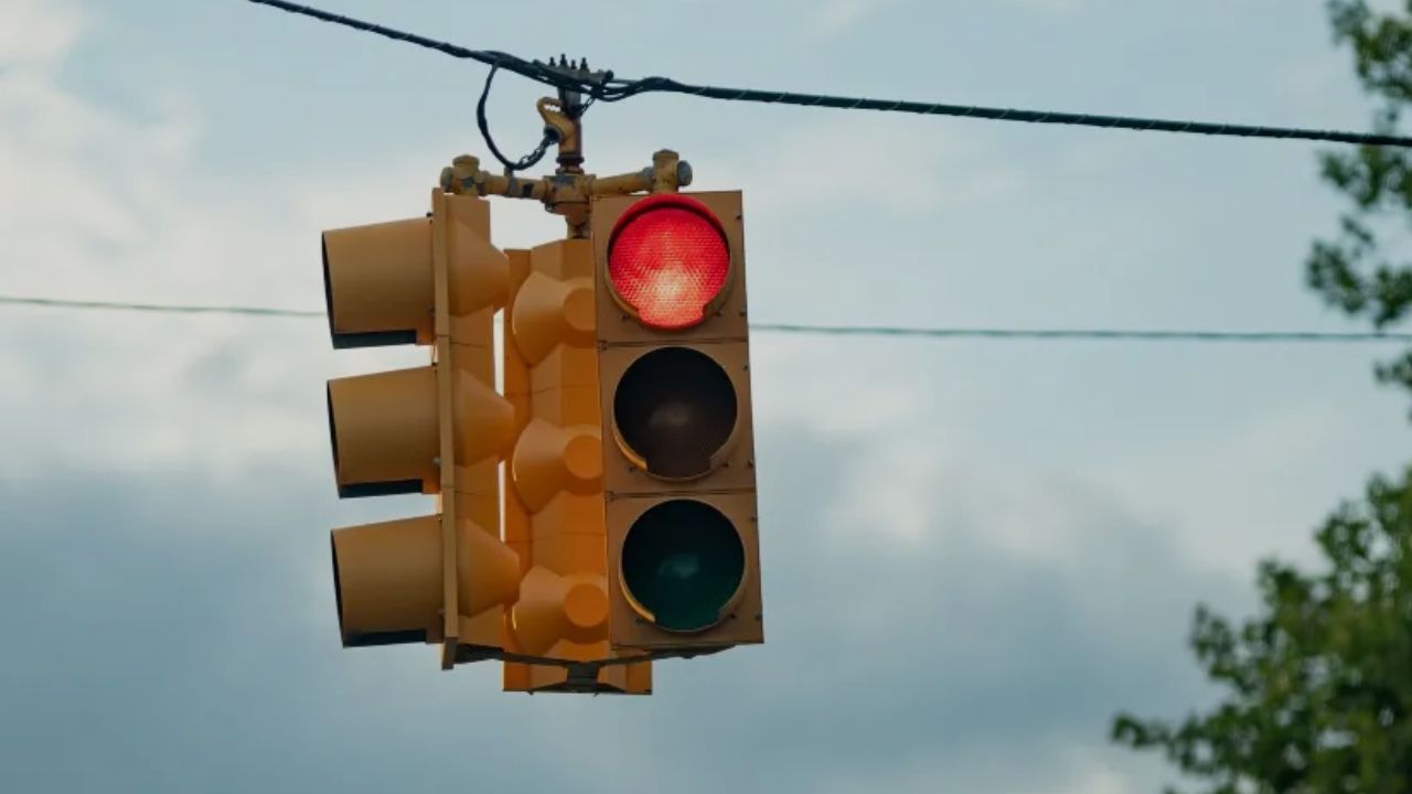 North Dakota Right Turn on Red Rules 2025 What Drivers Must Know About Turning Safely