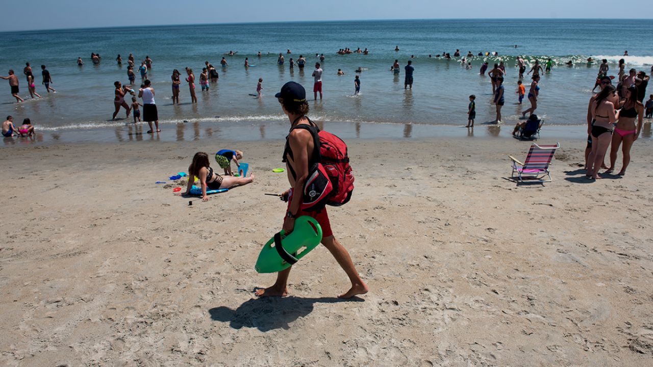 Teen Drowns at Hampton Beach, New Hampshire Amid Strong Rip Currents