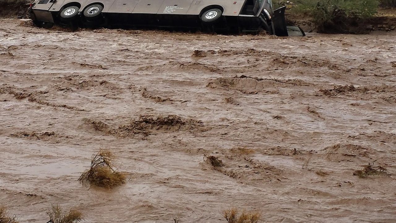 Crazy Arizona Man Turns Flooded Streets Into Kayak Adventure Amid Hazardous Conditions