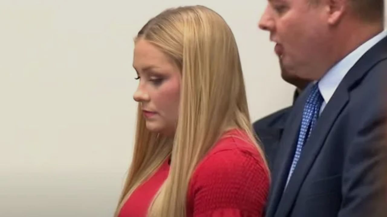 University of Kentucky Cheerleader Laken Snelling Drops Out After Newborn Found Dead in Trash Bag
