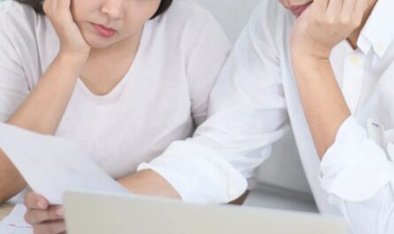 Fiancé Faces Dilemma Over Fiancée's $800 Monthly Family Support Amid Cultural Differences