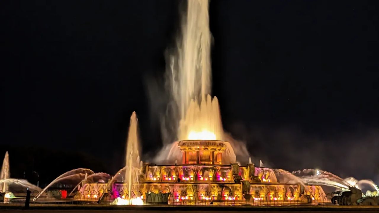 Halloween Marks the Final Chance to See Buckingham Fountain in Action This Year