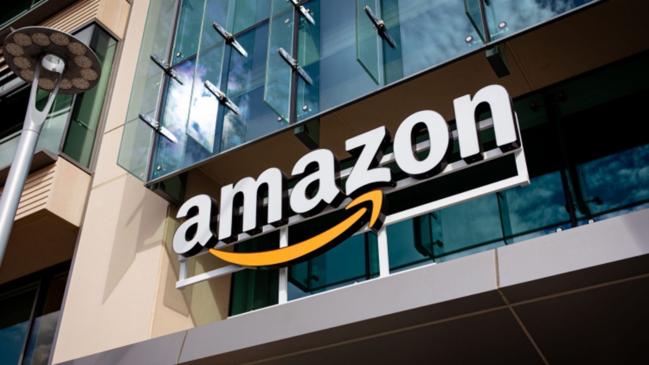 Mass Layoffs: Amazon Reportedly Cutting 30,000 Corporate Roles