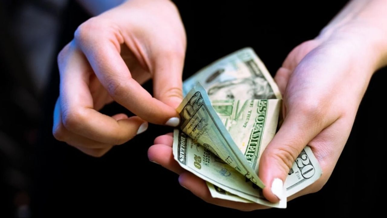 Virginia Residents Eligible for Up to $400 Stimulus Payment Before Halloween
