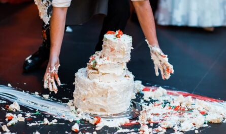 Bride's Grandmother's Wedding Cake Disaster Highlights Drama of Chaotic Big Day