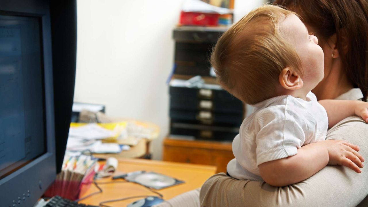 Coworker Conflict Over Toddler at Desk Sparks Debate on Workplace Boundaries