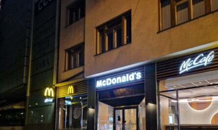 Hilarious Arkansas McDonald's Worker Goes Viral with Unforgettable Drive-Thru Experience