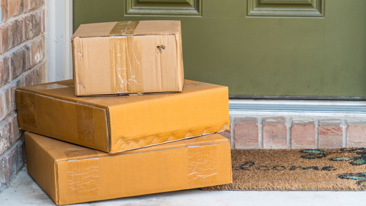 Kentucky Woman Shocked to Receive Human Arms and Fingers Instead of Medicine Delivery