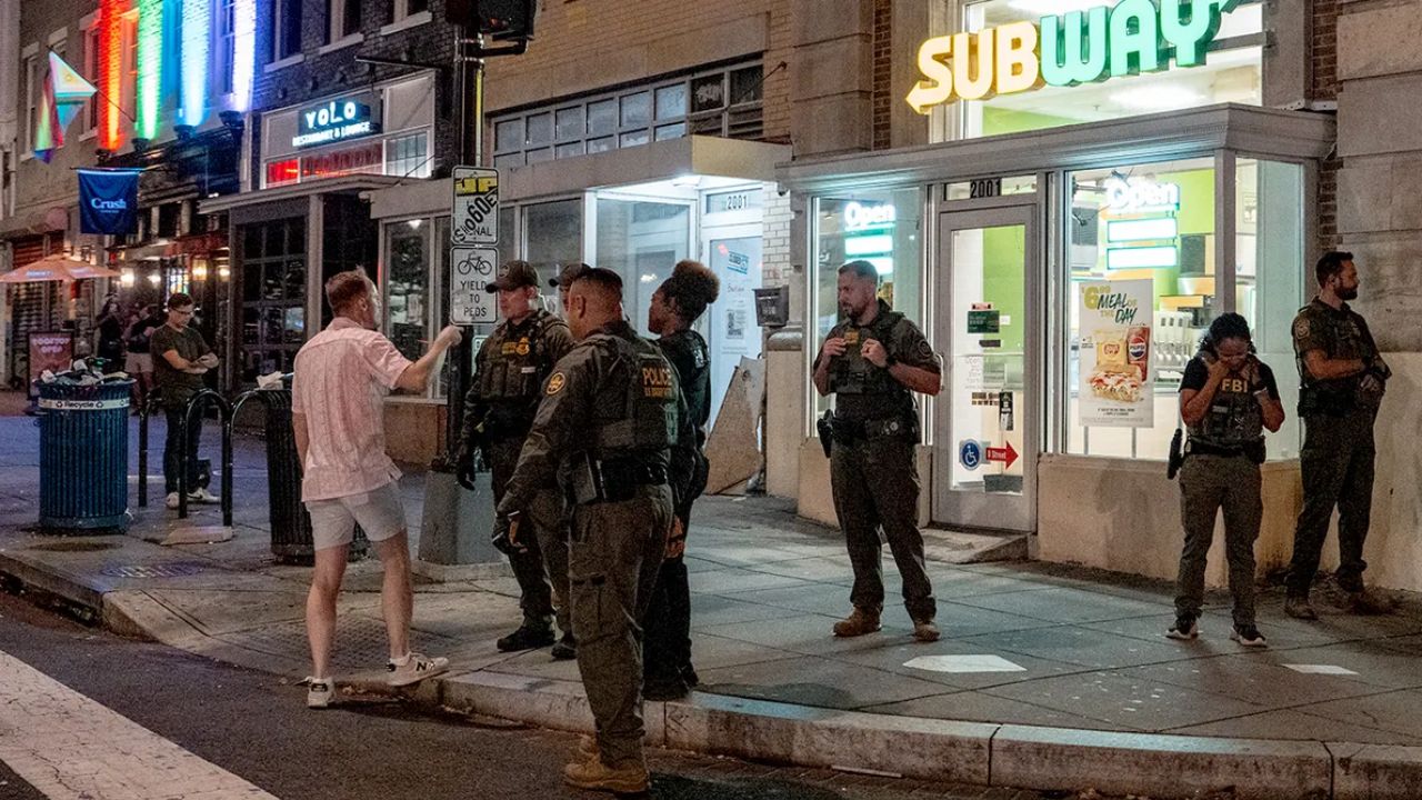 Ex-DOJ Worker Acquitted After Tossing Sandwich at Federal Officer in Political Protest