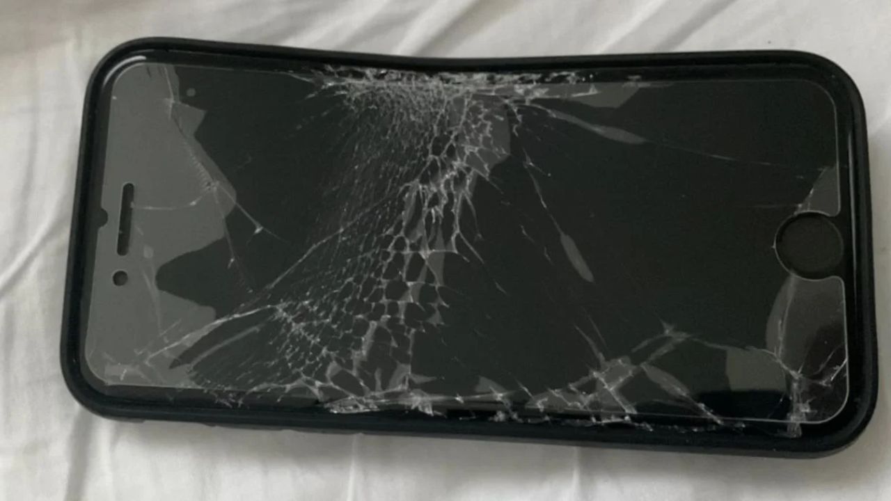 Pennsylvania Landlord Violently Smashes Tenant’s Phone During Forced Entry Incident