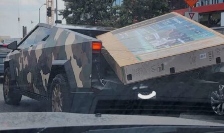 Los Angeles Driver’s Risky TV Transport Sparks Safety Concerns and Social Media Buzz