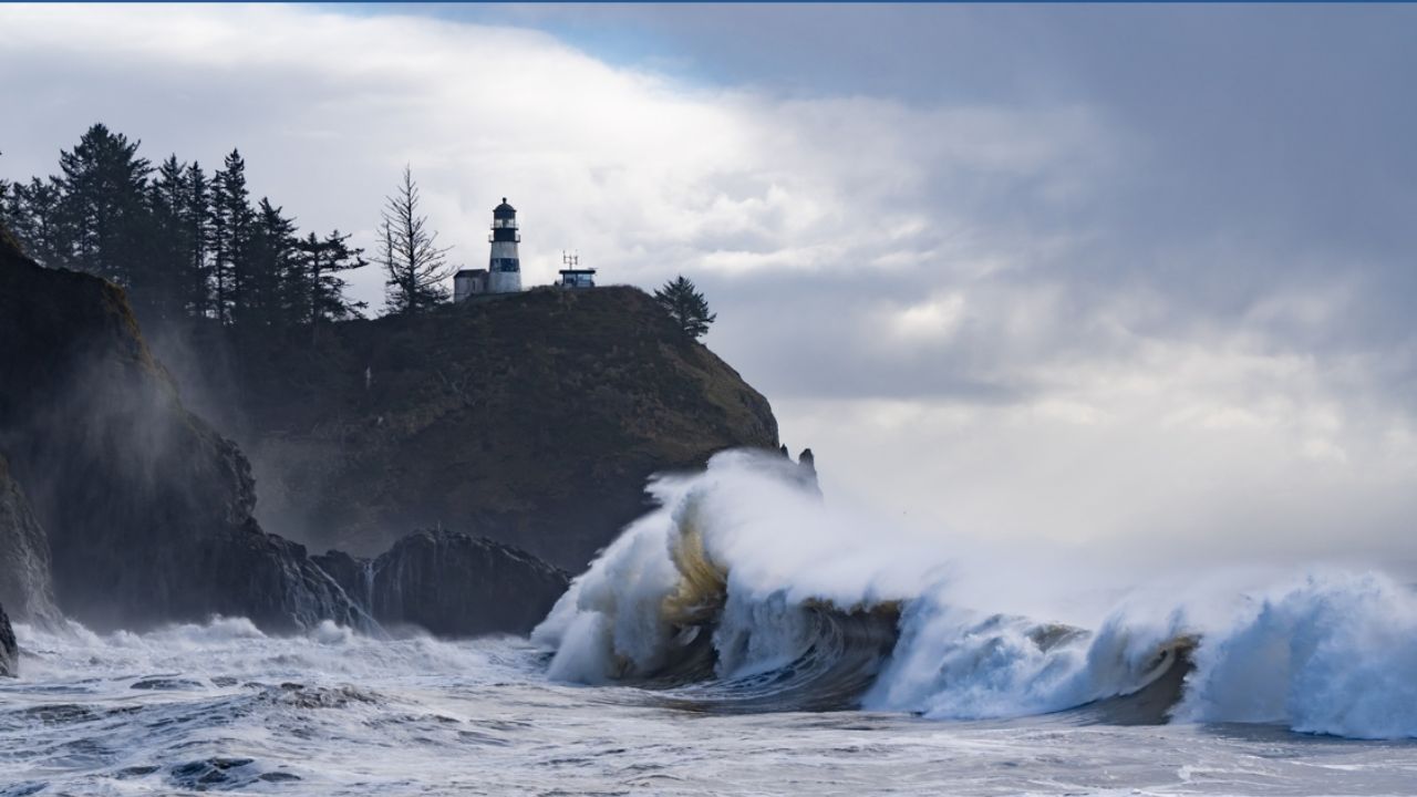 West Coast Gale Warnings: 20-Foot Seas Forecasted Through Thursday