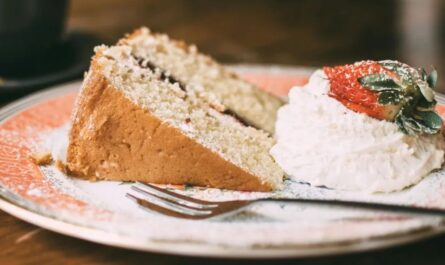 Younger Sister Bakes Birthday Cake for Brother, Faces Unexpected Backlash and Family Drama